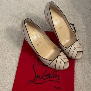 NWT Louboutin heels